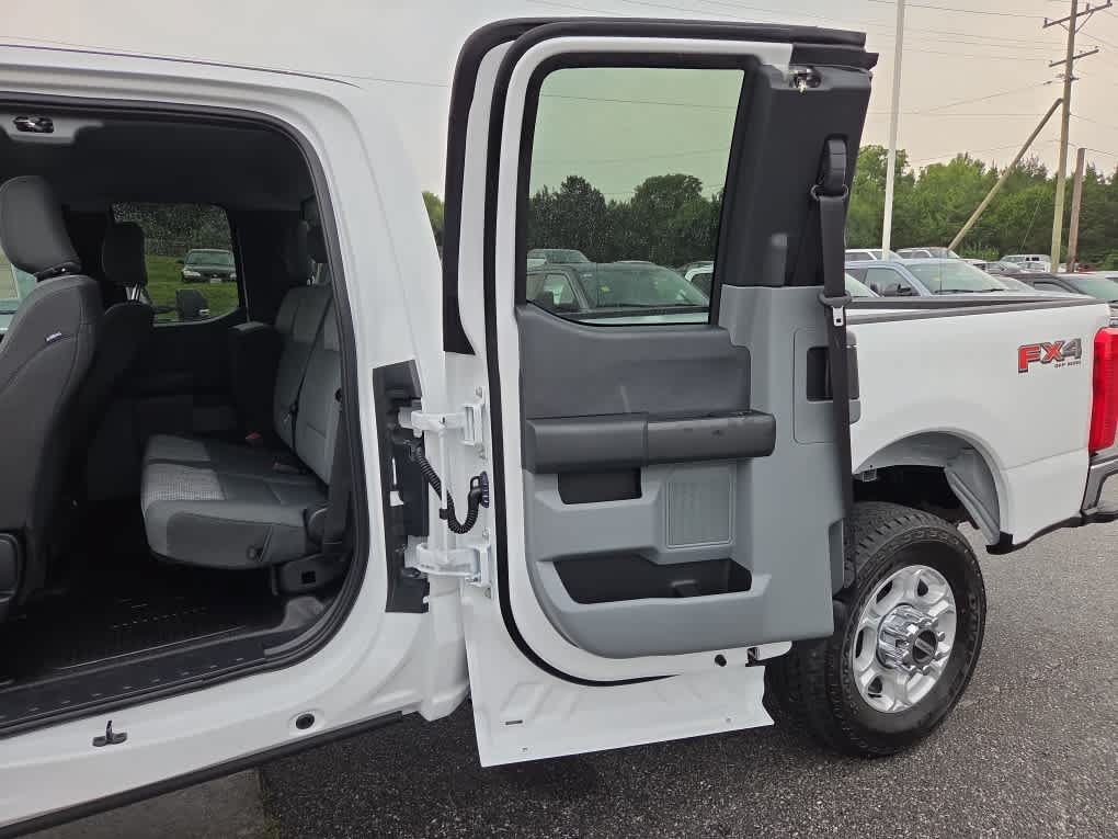 New 2026 Ford F350 XLT AWD/4WD image 21