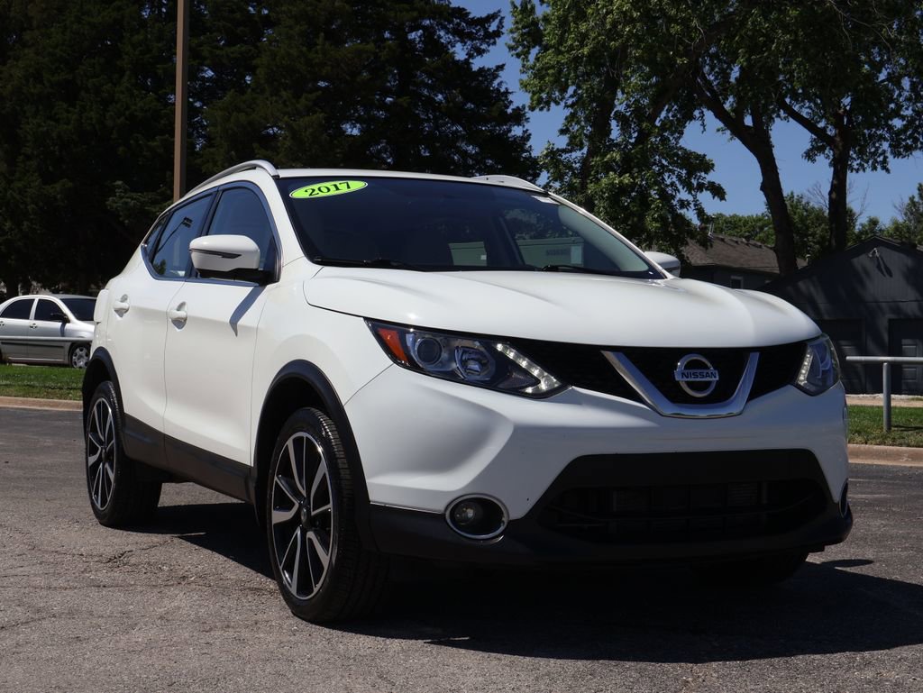 Used 2017 Nissan Rogue Sport SL AWD/4WD image 1