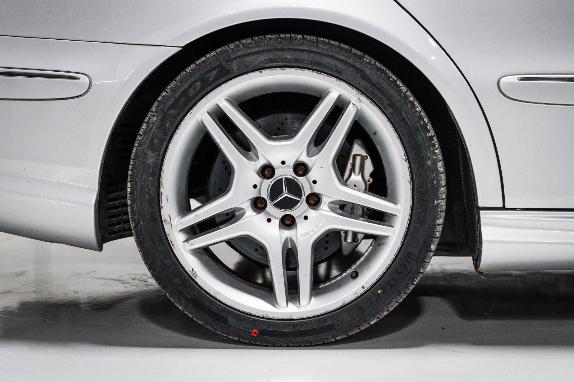 Used 2005 Mercedes-Benz E 55 AMG Sedan image 11