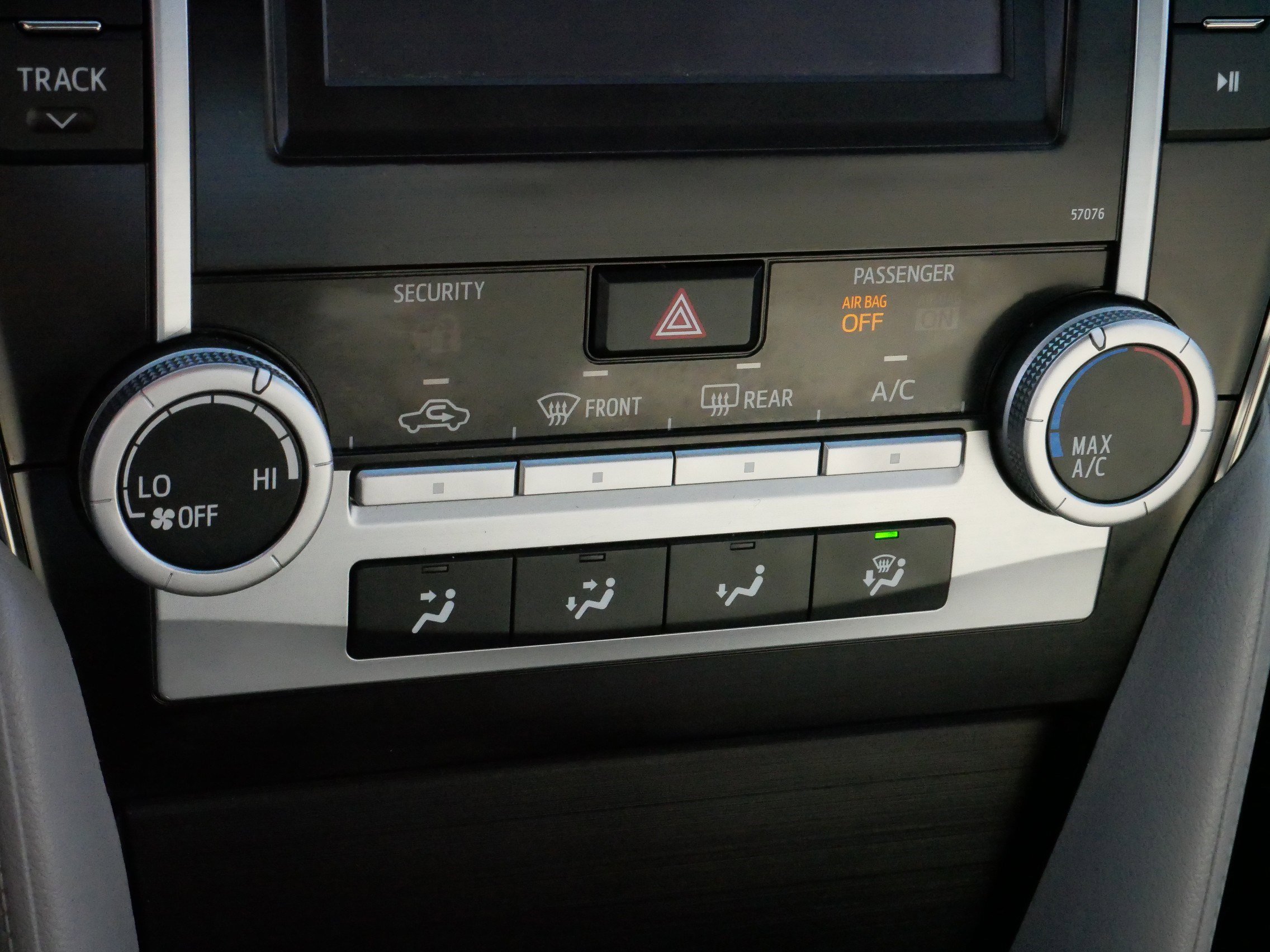 Used 2013 Toyota Camry LE image 23