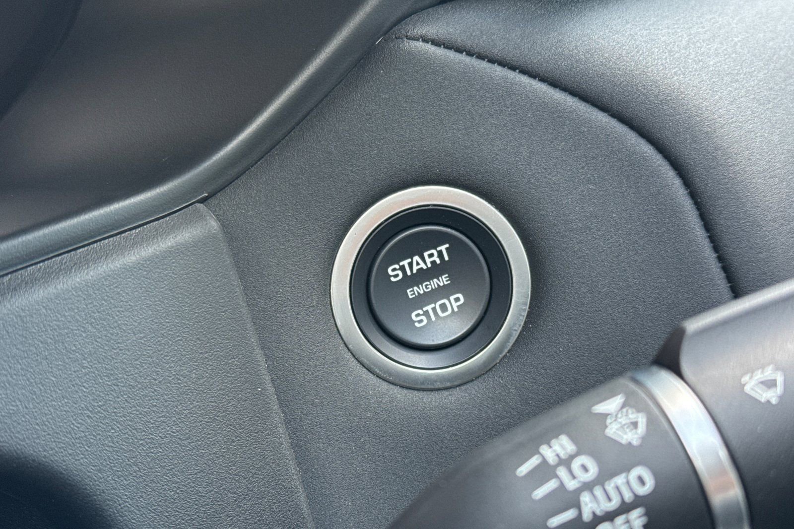 Used 2025 Land Rover Range Rover Velar Dynamic SE image 26