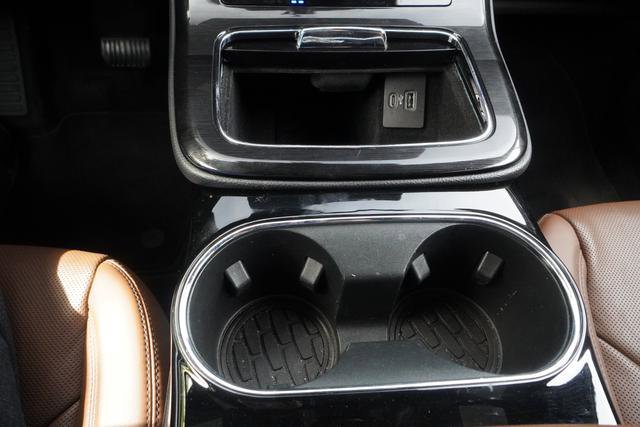 Used 2023 Lincoln Nautilus Reserve image 23