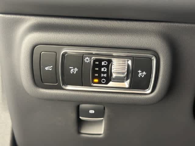 New 2026 Lincoln Nautilus Premier w/ Jet Appearance Package AWD/4WD image 13