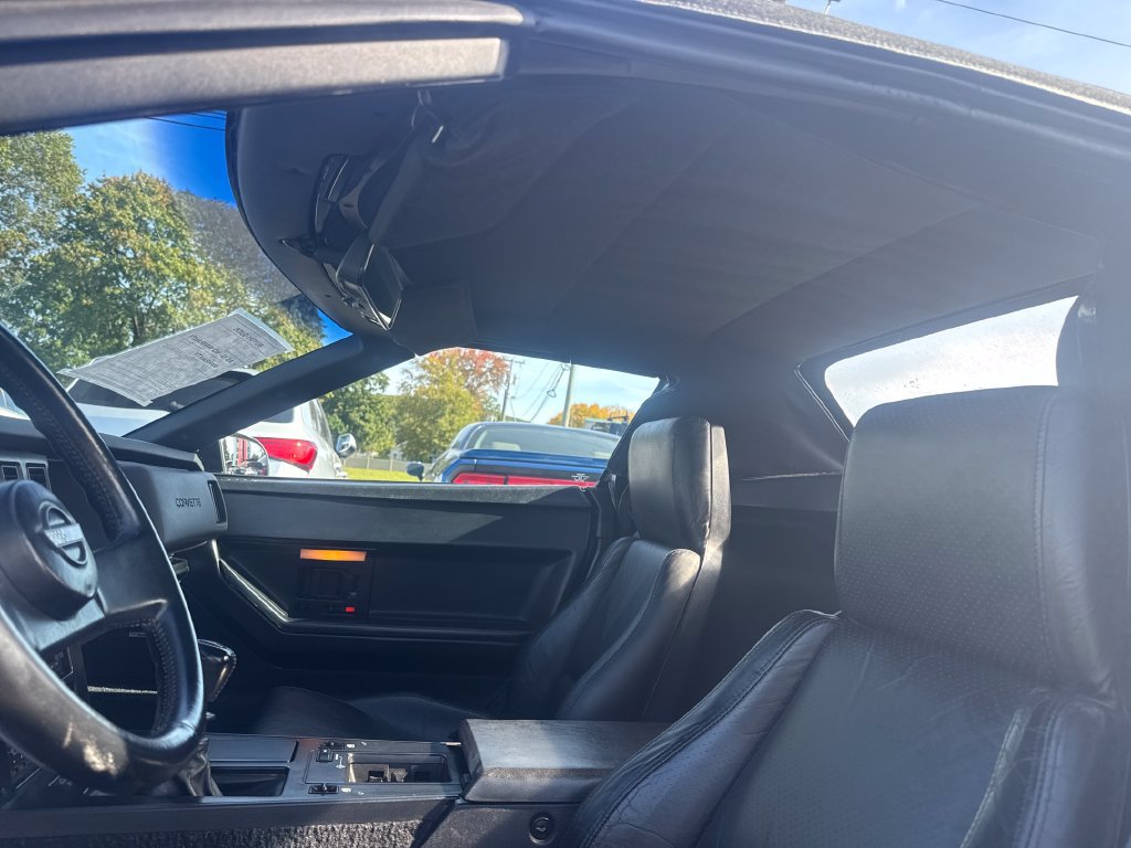 Used 1988 Chevrolet Corvette Convertible RWD image 21