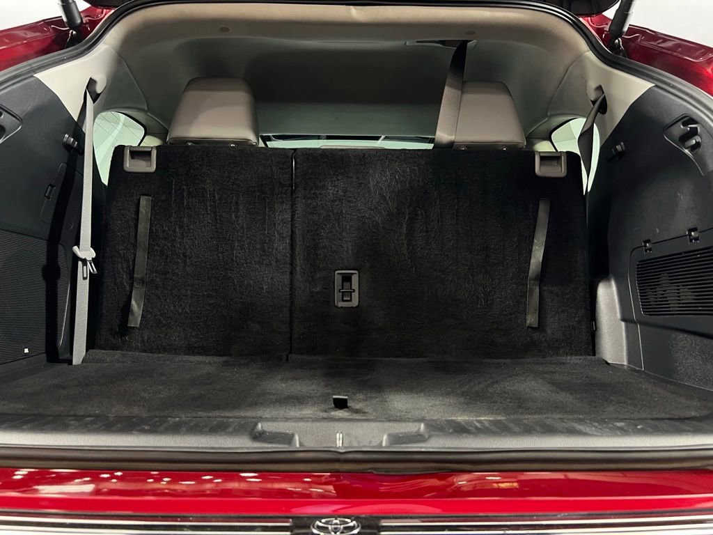 Used 2024 Toyota Highlander Platinum image 24