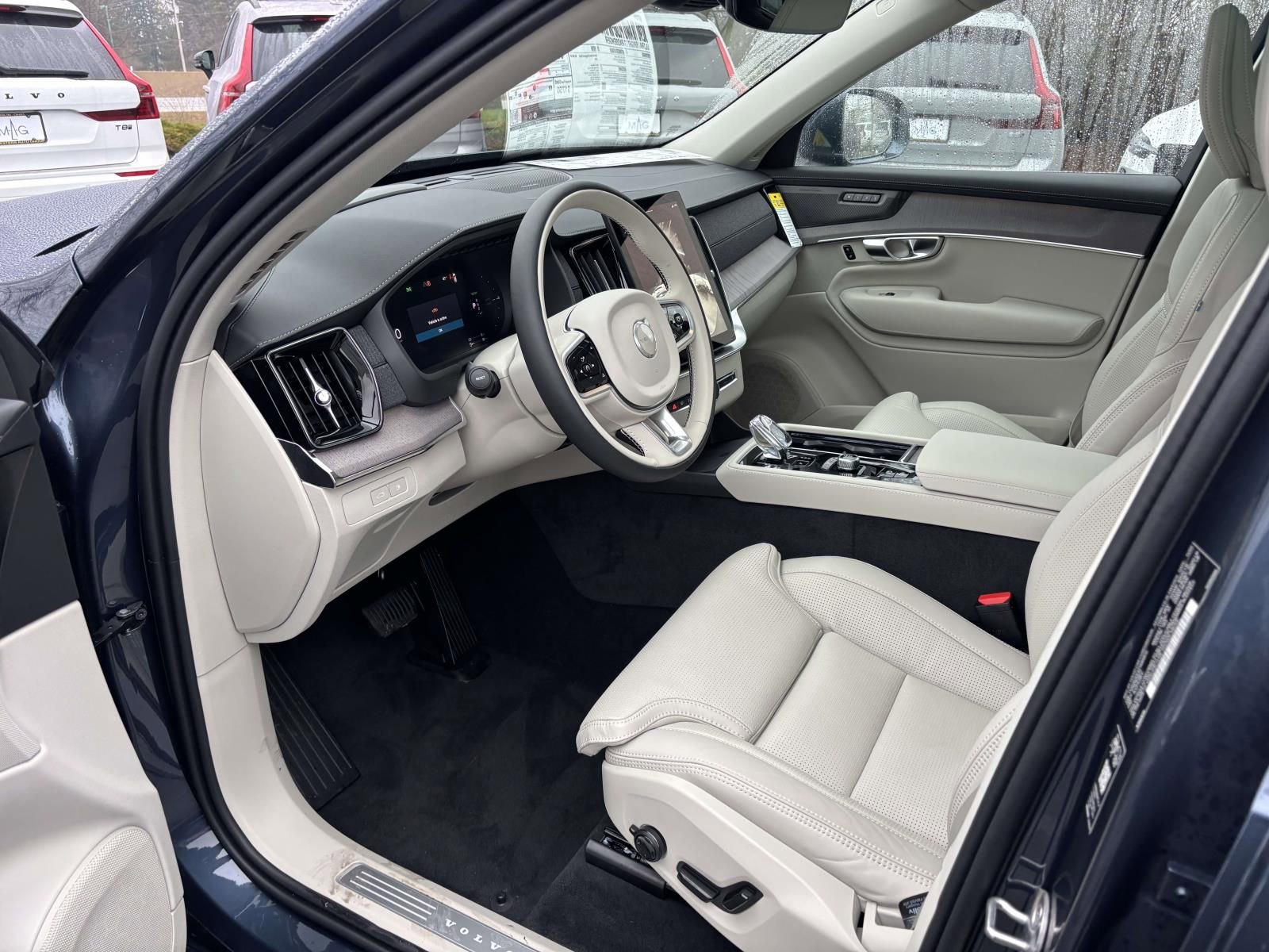 New 2026 Volvo XC90 T8 Ultra w/ Protection Package Premier AWD/4WD image 24