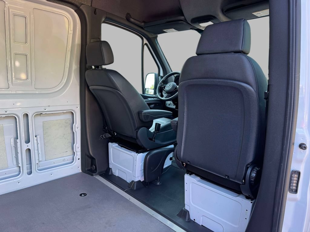 Used 2025 Mercedes-Benz Sprinter 2500 image 18
