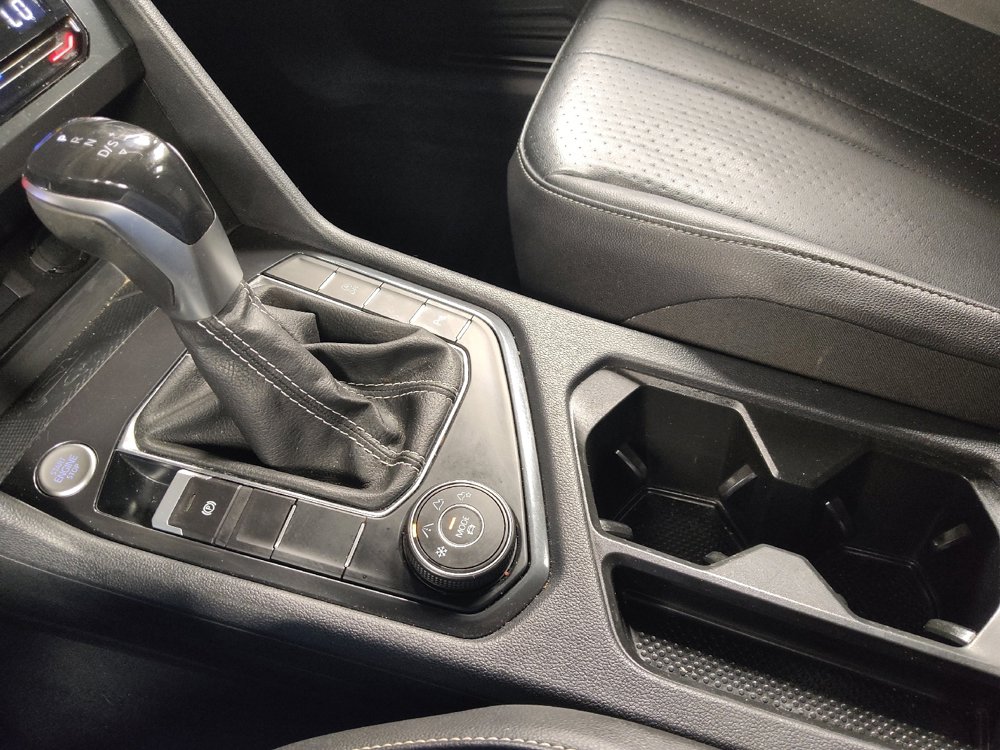 Used 2022 Volkswagen Tiguan SE R-Line image 26
