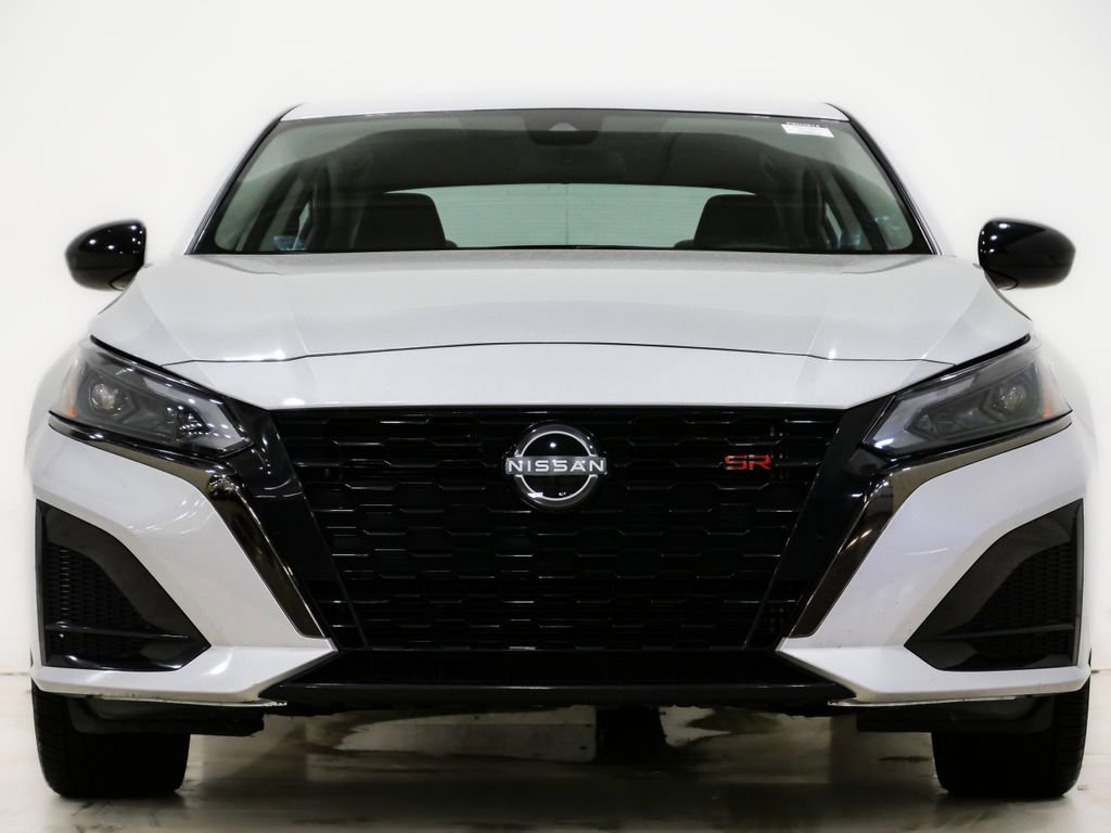 Used 2024 Nissan Altima 2.5 SR video 2
