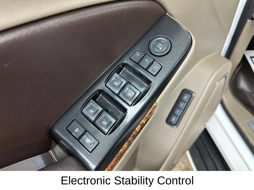 Used 2017 Chevrolet Suburban Premier AWD/4WD image 40