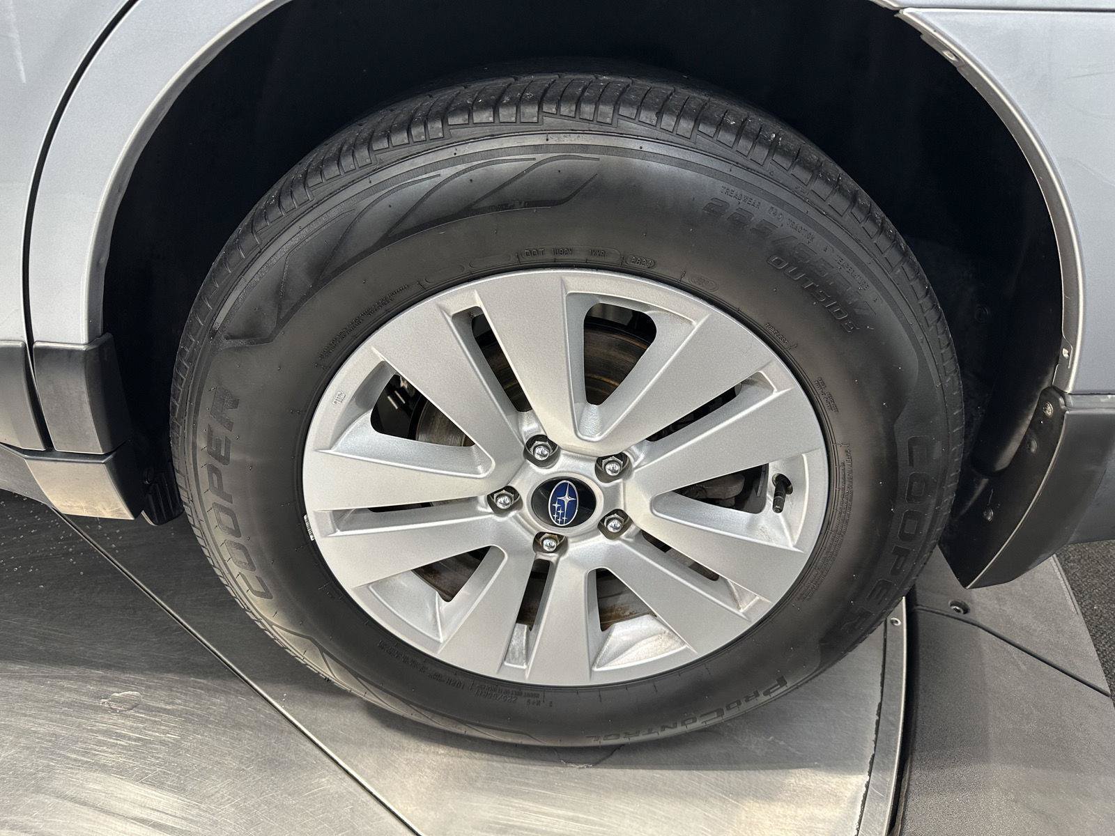 Used 2019 Subaru Outback 2.5i Premium w/ Popular Package #2 AWD/4WD image 10