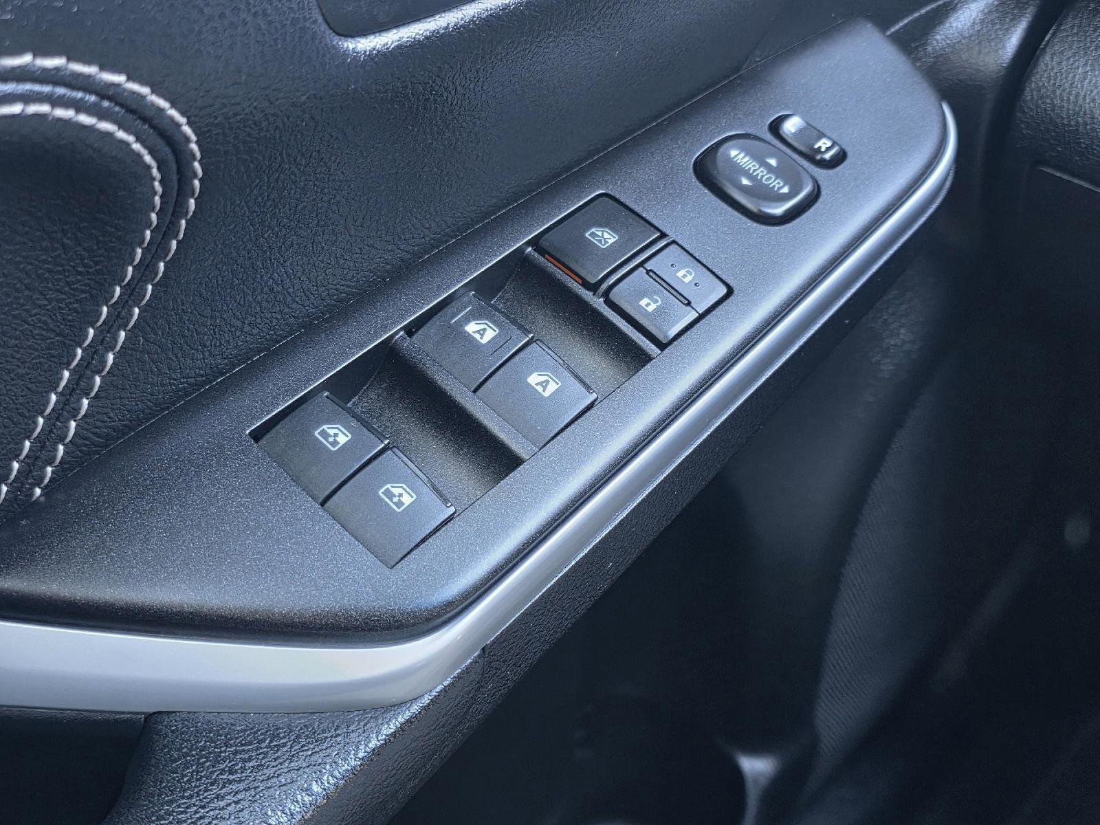 Used 2015 Toyota Camry XLE image 9