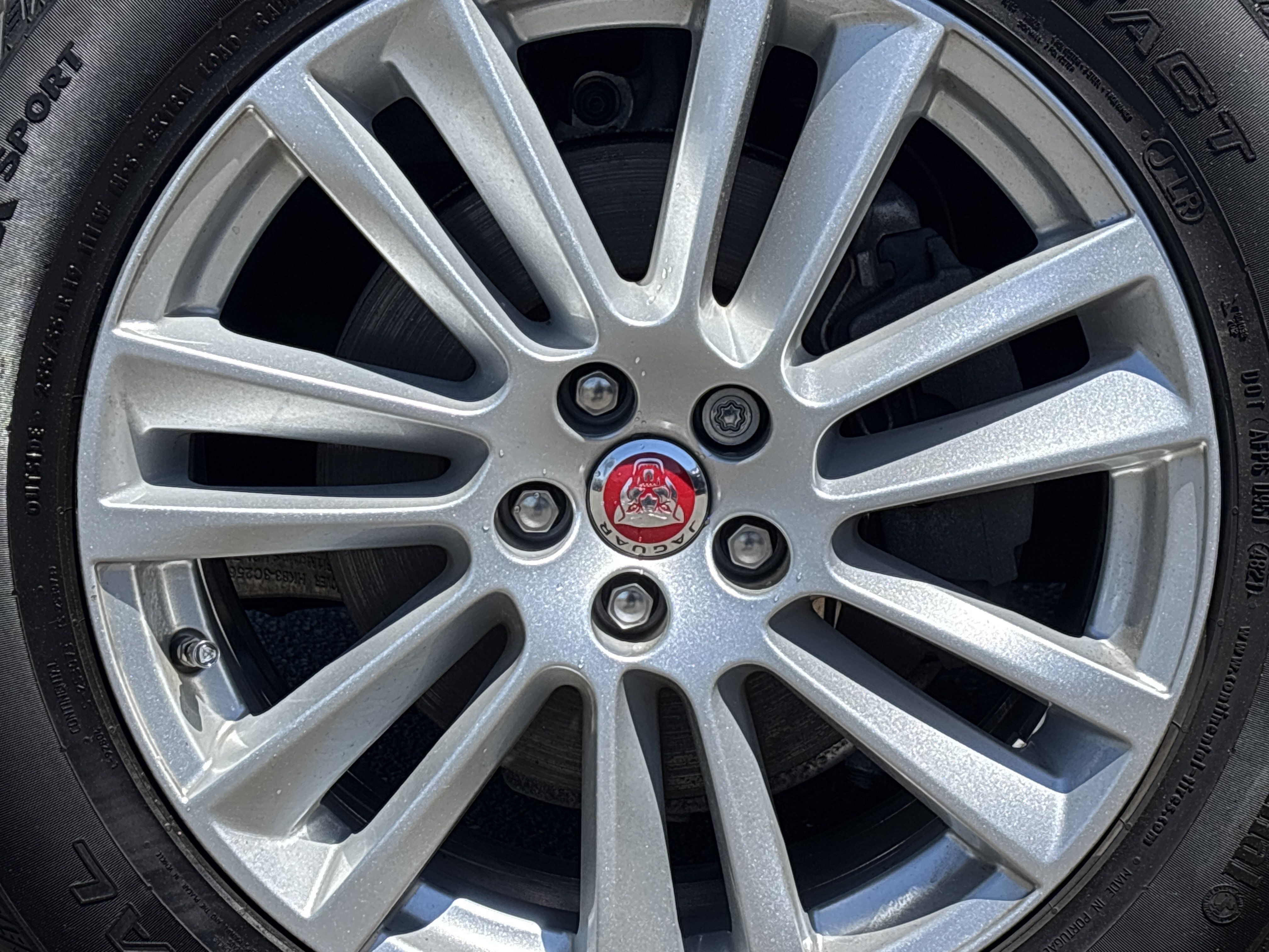 Used 2019 Jaguar F-PACE Prestige AWD/4WD image 12