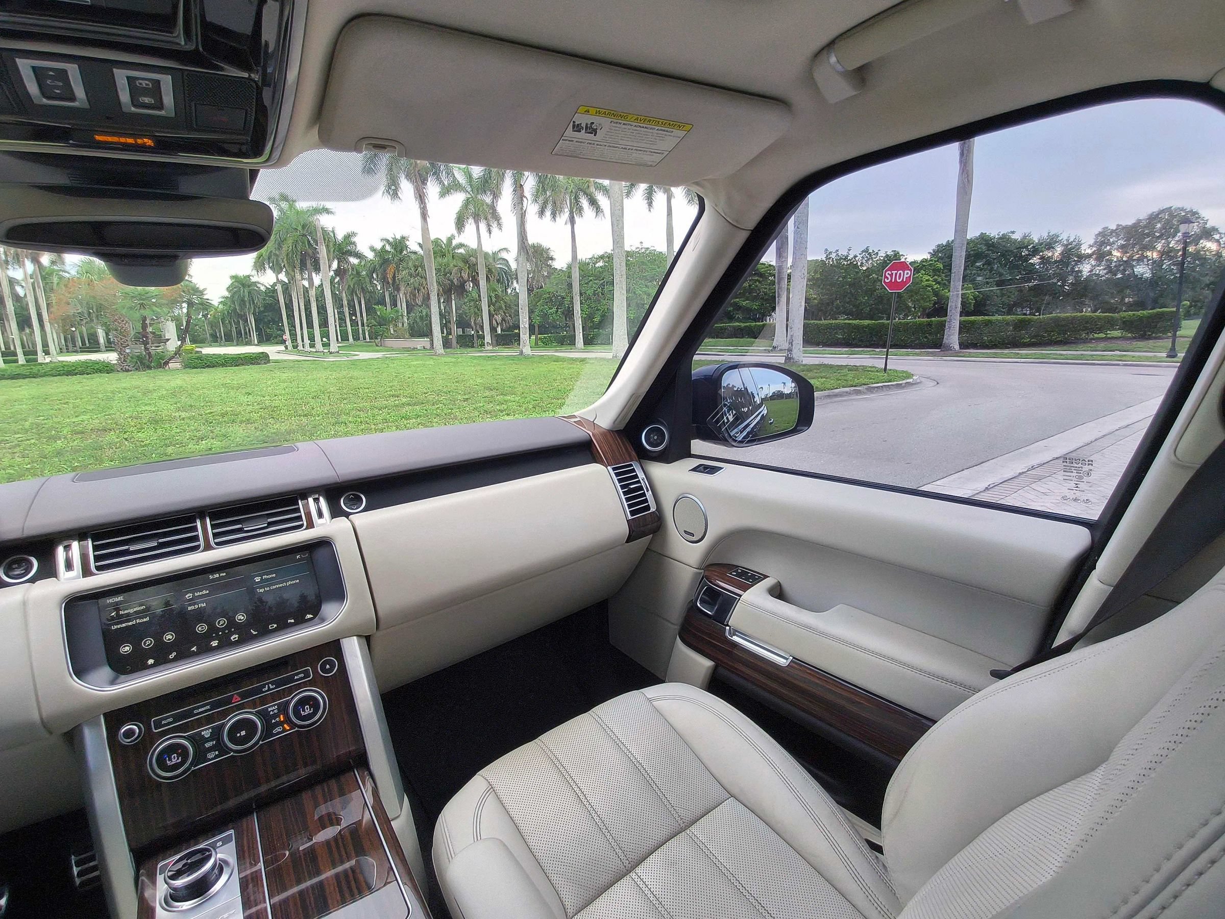 Used 2017 Land Rover Range Rover Supercharged AWD/4WD image 29