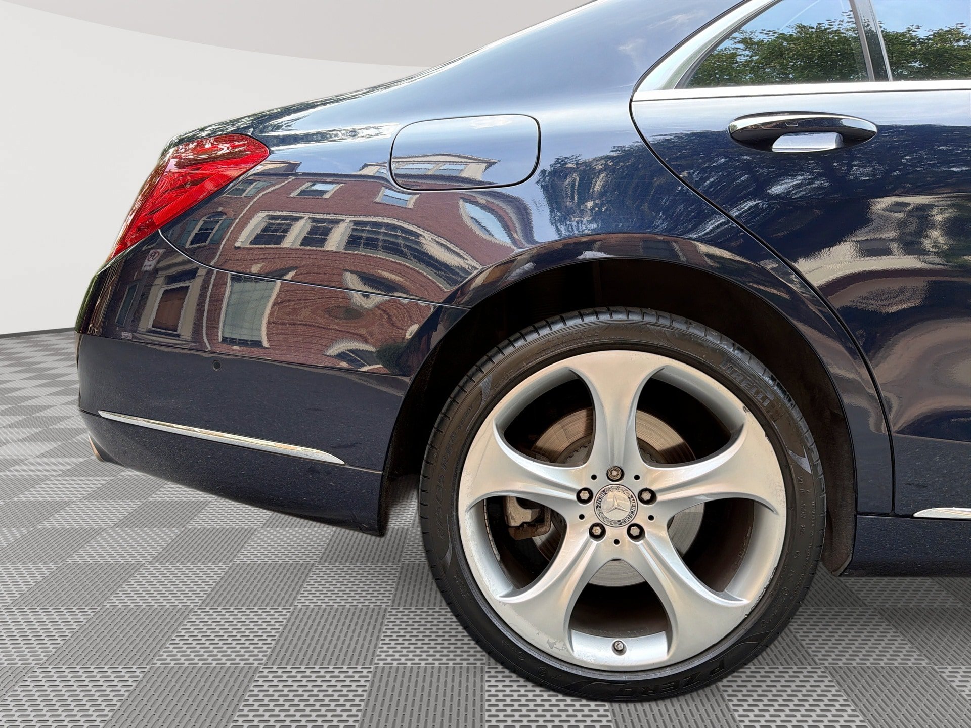 Used 2015 Mercedes-Benz S 550 Sedan image 30