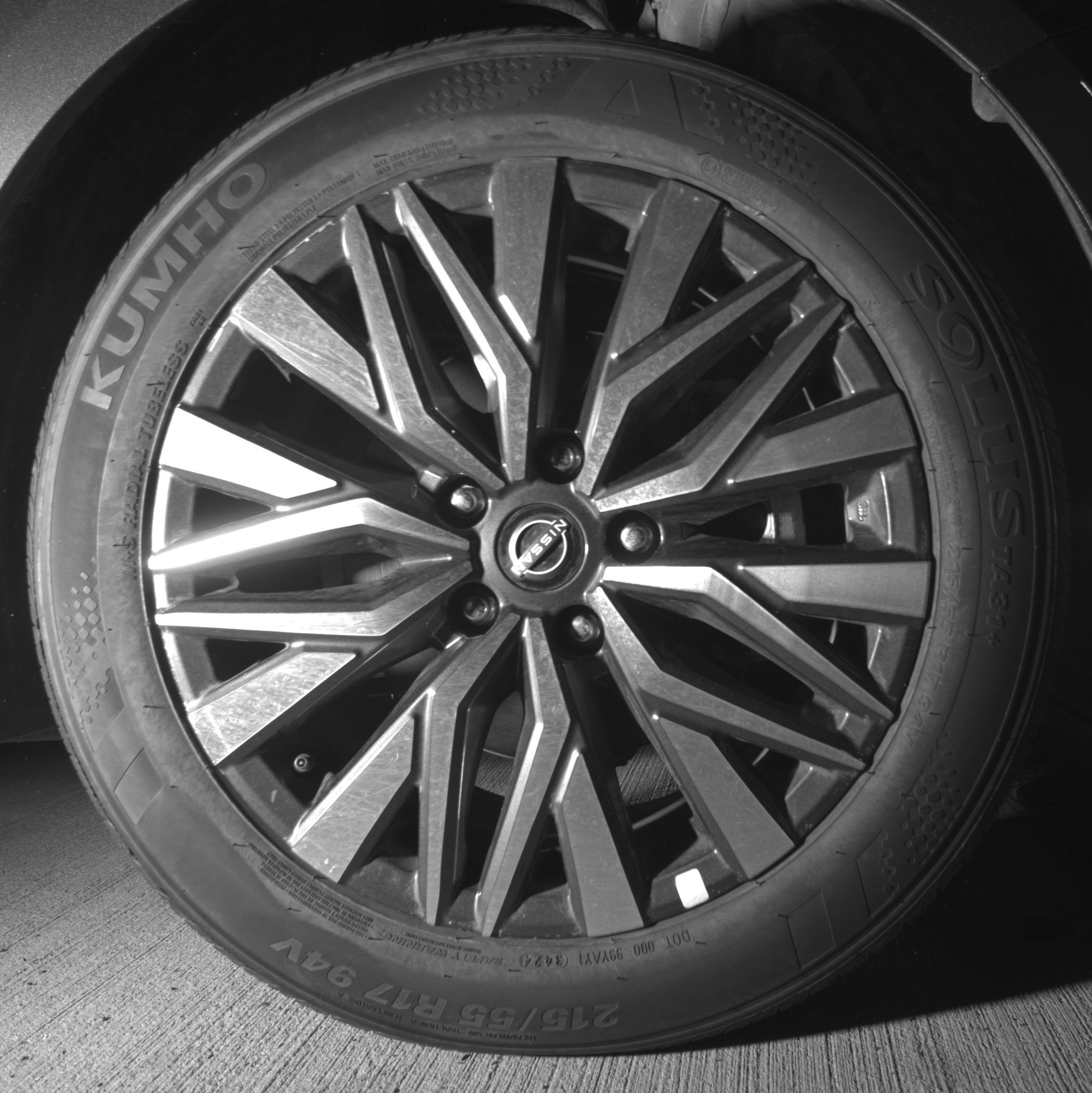 Used 2025 Nissan Altima 2.5 SV FWD image 13