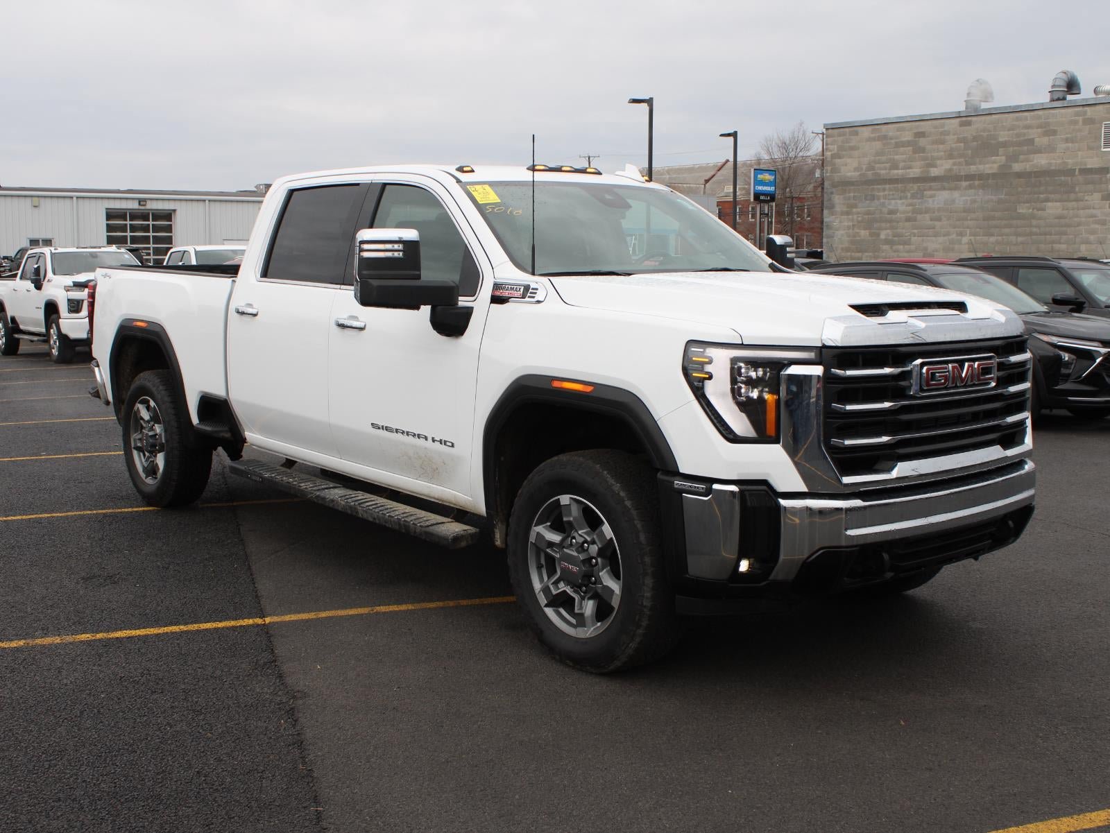 Used 2025 GMC Sierra 2500 SLT w/ SLT Convenience Package AWD/4WD image 3