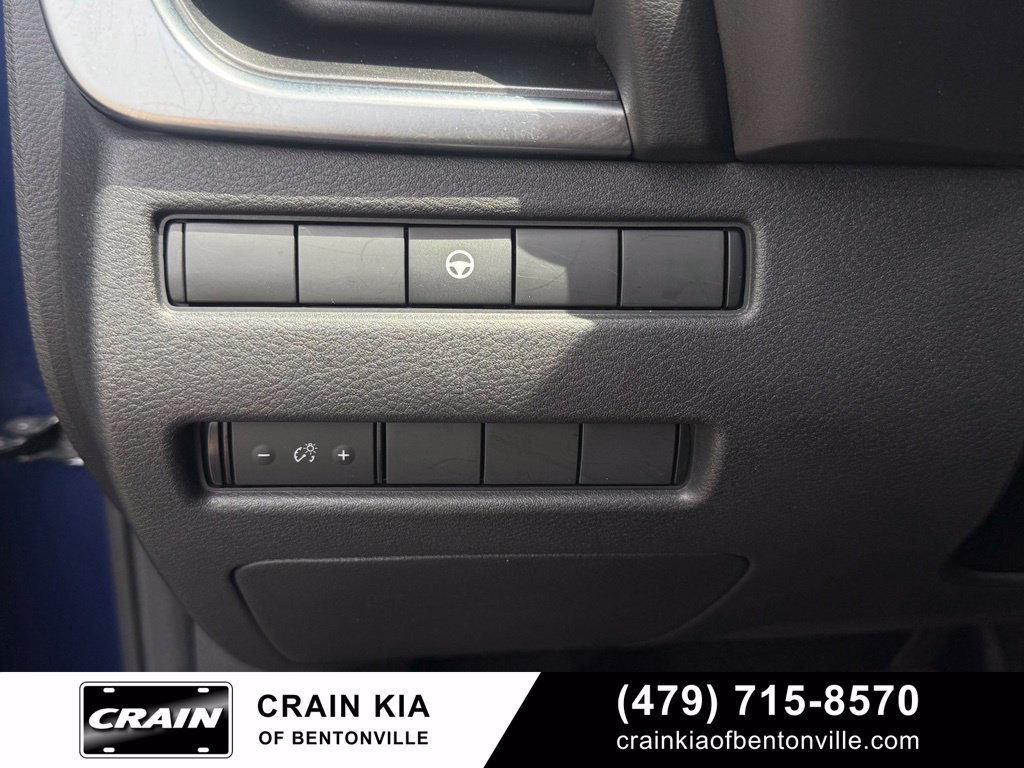 Used 2023 Nissan Rogue SV AWD/4WD image 12