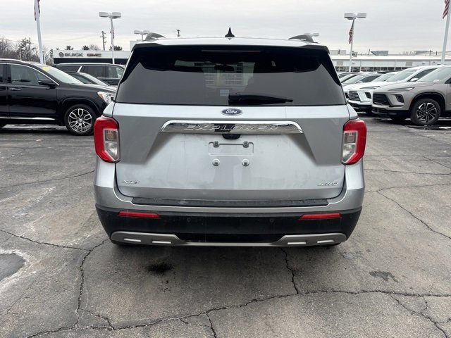 Used 2022 Ford Explorer XLT w/ Equipment Group 202A image 6