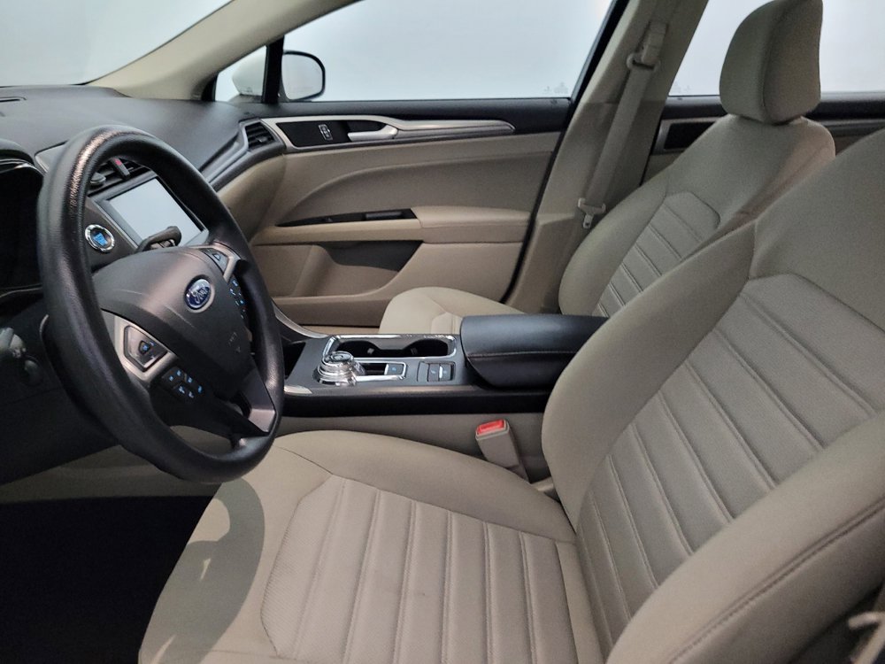 Used 2020 Ford Fusion SE FWD image 17