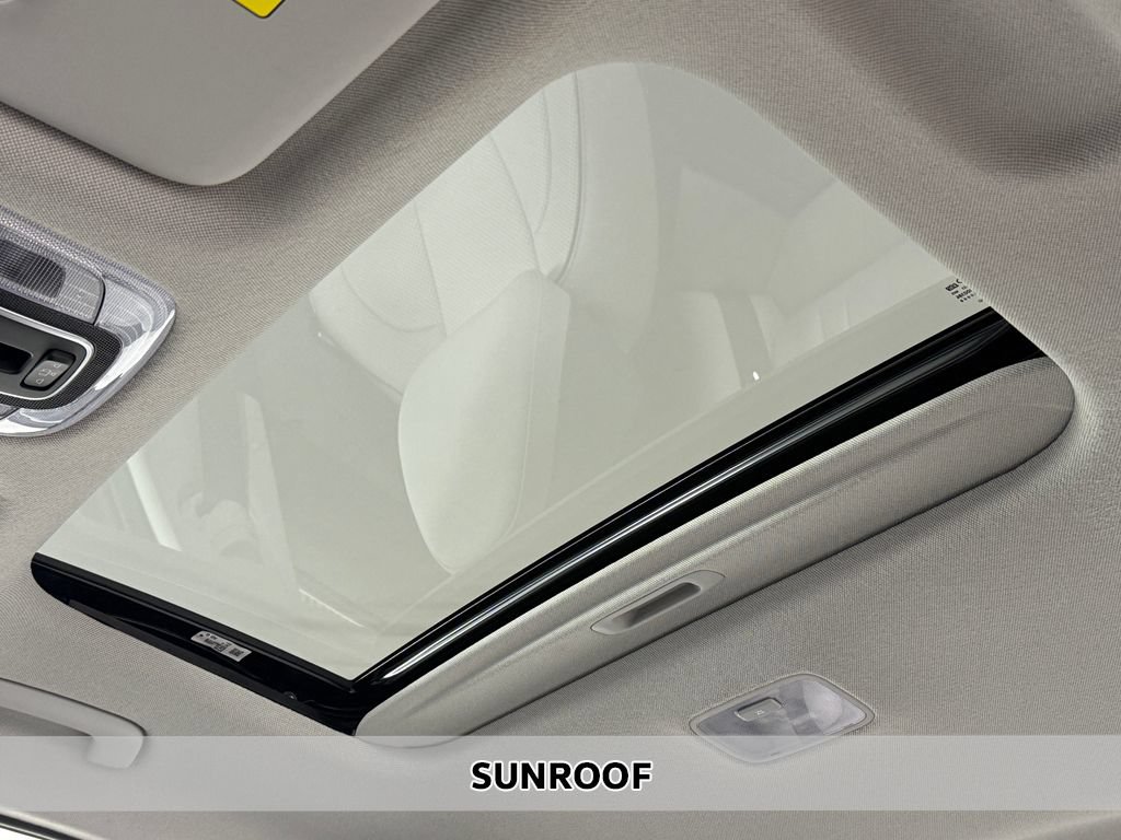Certified 2025 Hyundai Elantra Limited FWD image 4