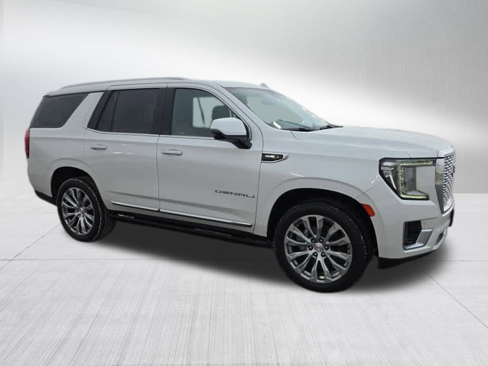 Used 2022 GMC Yukon Denali image 2