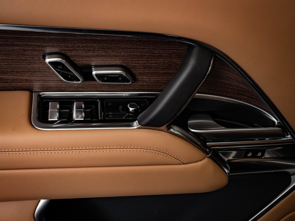 New 2026 Land Rover Range Rover SE image 26