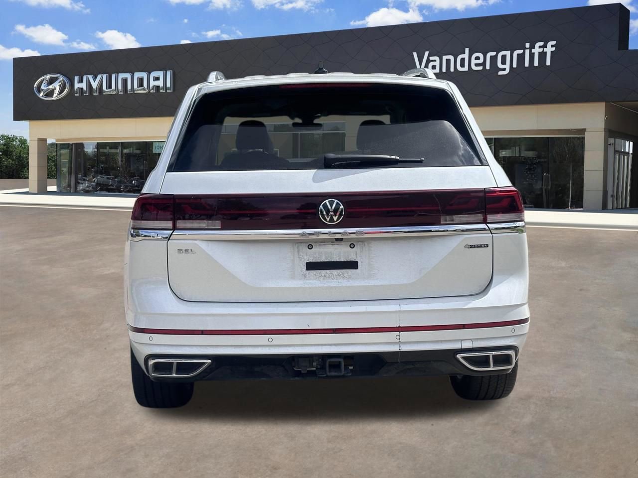 Used 2024 Volkswagen Atlas SEL Premium R-Line AWD/4WD image 12