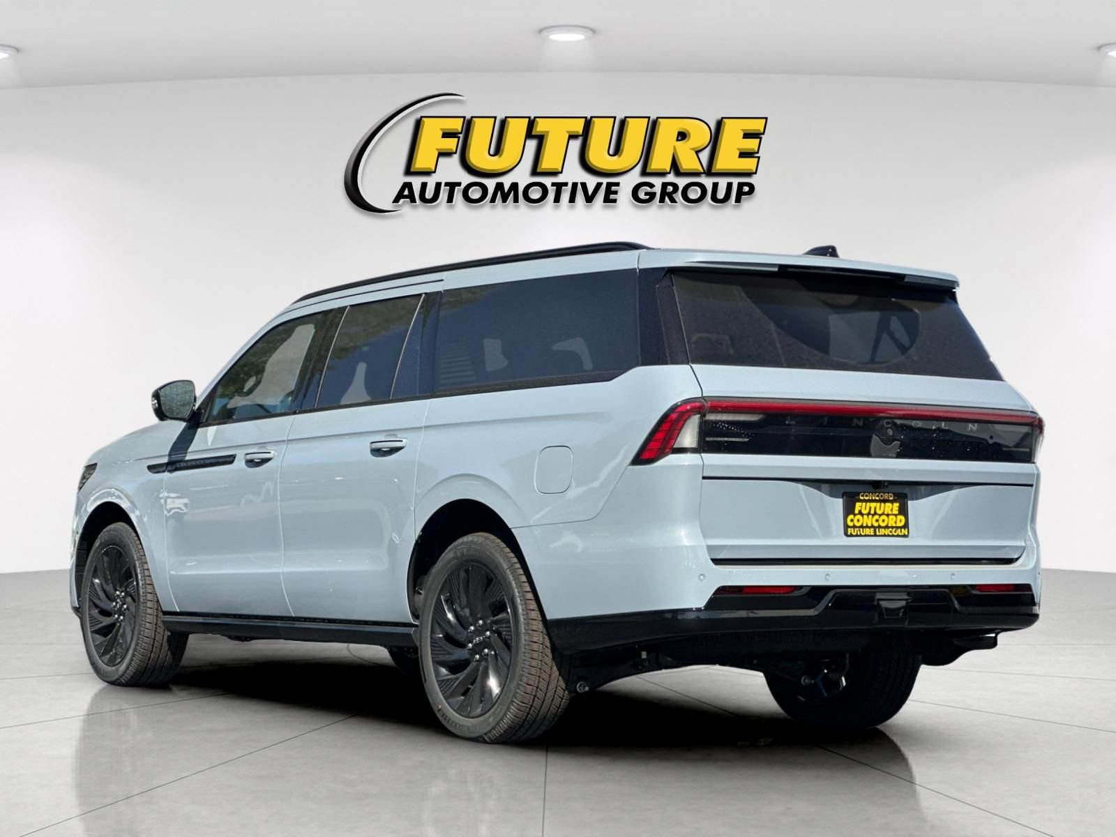 New 2026 Lincoln Navigator L Reserve w/ Jet Appearance Package AWD/4WD image 5