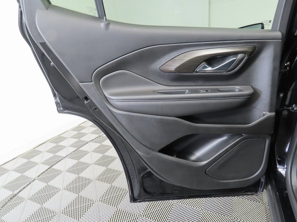 Used 2023 GMC Terrain SLT image 24
