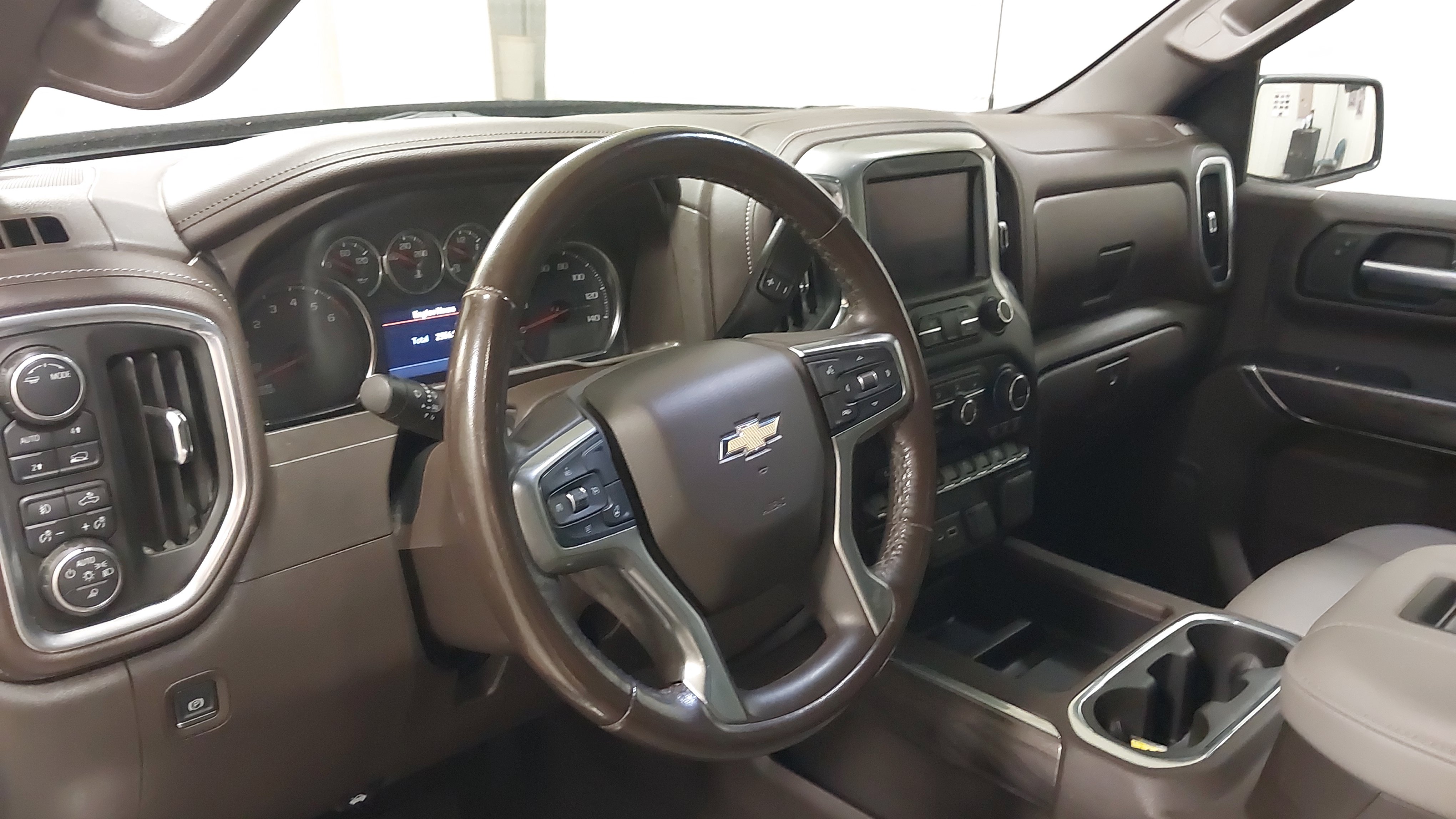 Used 2021 Chevrolet Silverado 1500 LTZ AWD/4WD image 17