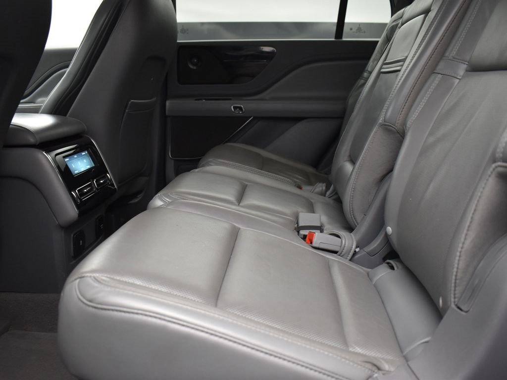 Used 2020 Lincoln Aviator Reserve w/ Class IV Trailer Tow Package image 16