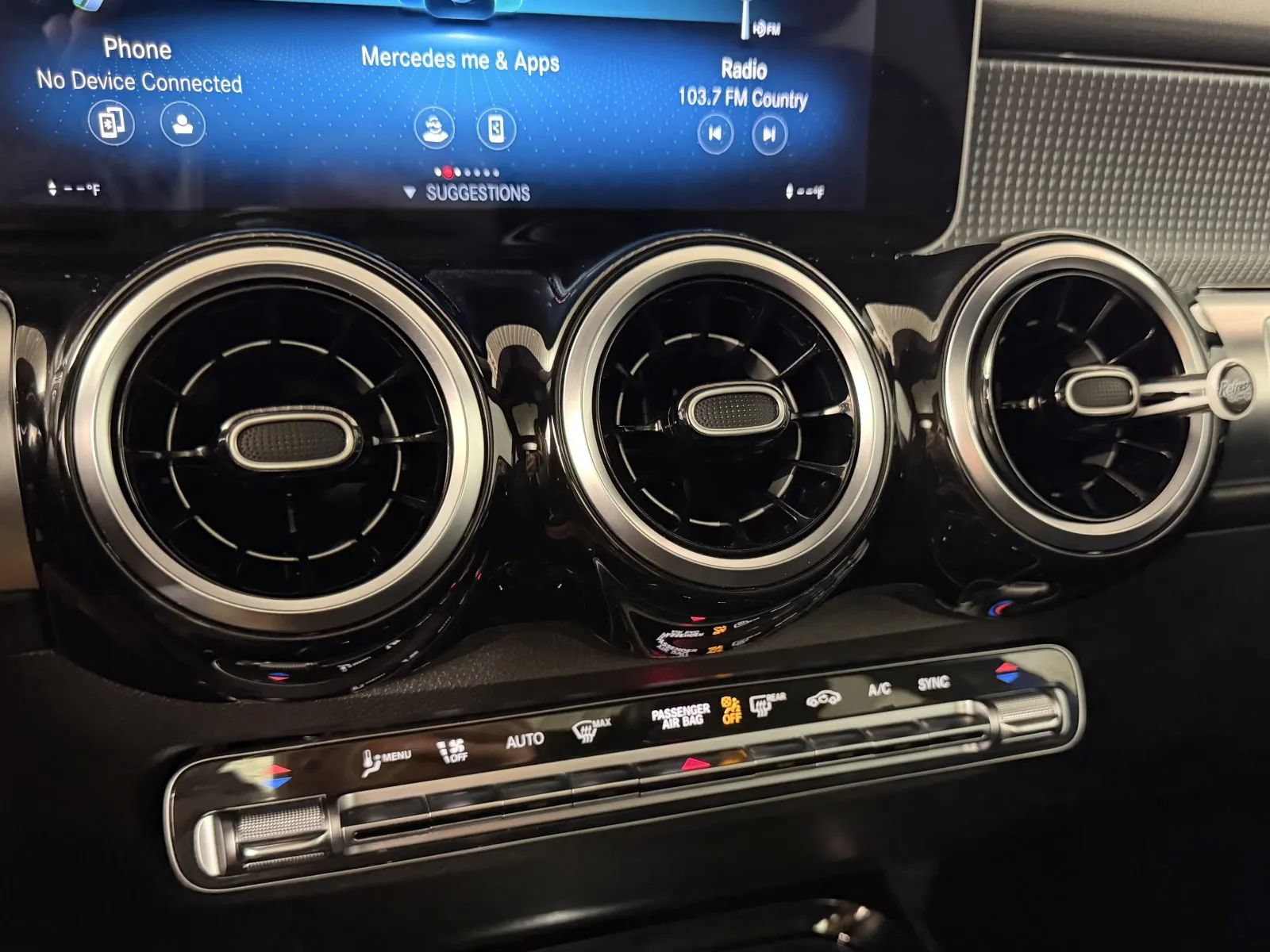 Used 2021 Mercedes-Benz GLB 250 4MATIC image 24
