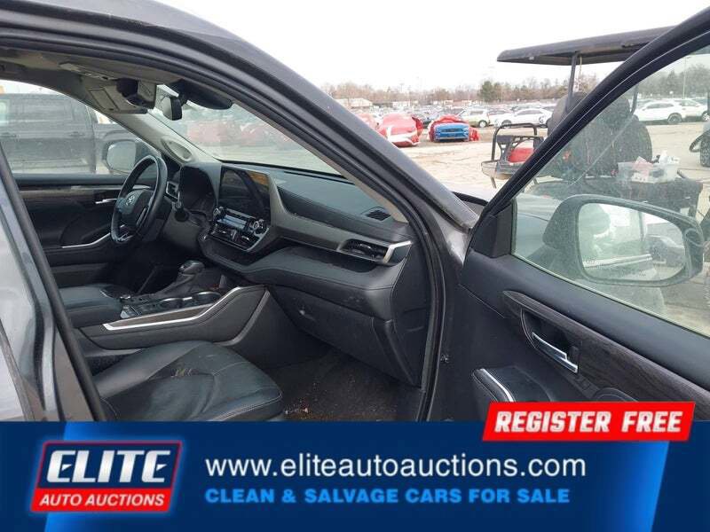 Used 2020 Toyota Highlander Limited image 10