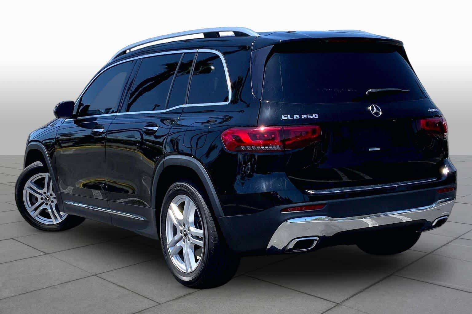 Used 2021 Mercedes-Benz GLB 250 4MATIC image 11