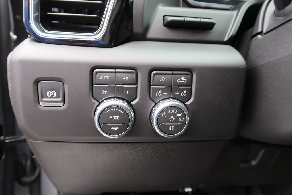 New 2026 GMC Sierra 3500 Denali w/ Denali Reserve Package image 13