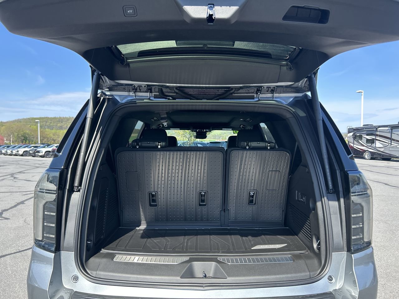 New 2026 Chevrolet Tahoe High Country w/ Sun And Tow Package AWD/4WD image 18
