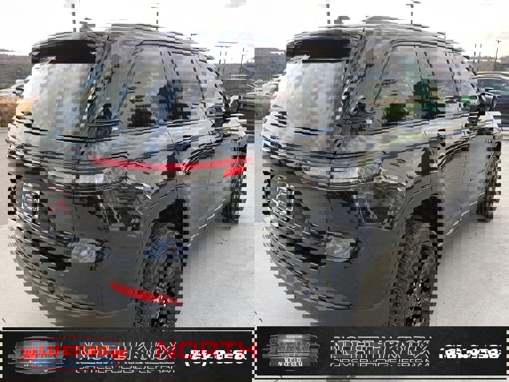 New 2025 Jeep Grand Cherokee Altitude image 21