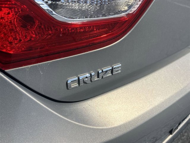 Certified 2017 Chevrolet Cruze LT w/ Convenience Package FWD image 30