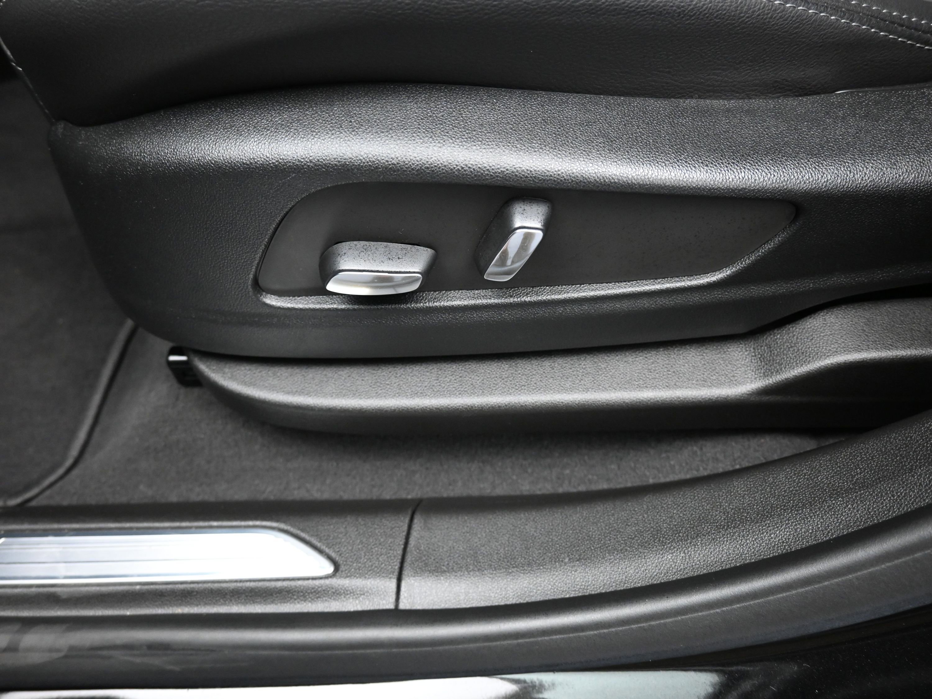 Used 2024 Cadillac XT5 Luxury w/ LPO, Floor Liner Package image 6