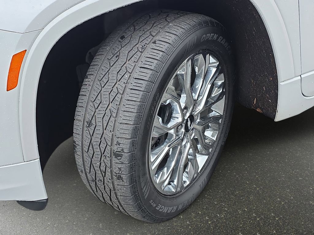 Used 2022 Chevrolet Traverse High Country image 38