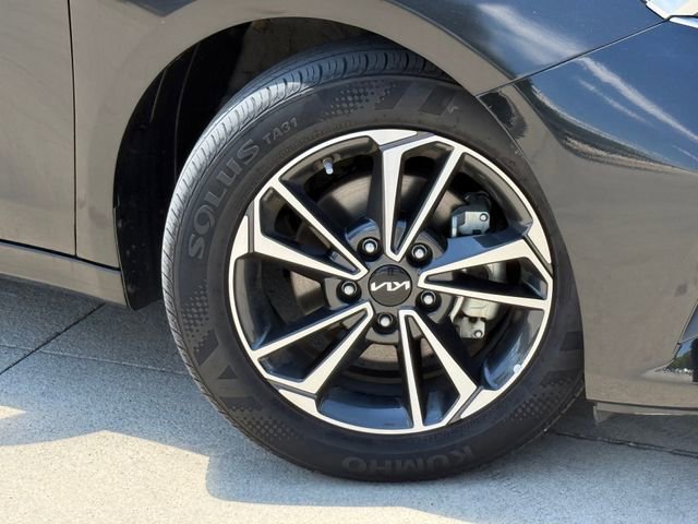 Used 2023 Kia Forte LXS FWD image 2