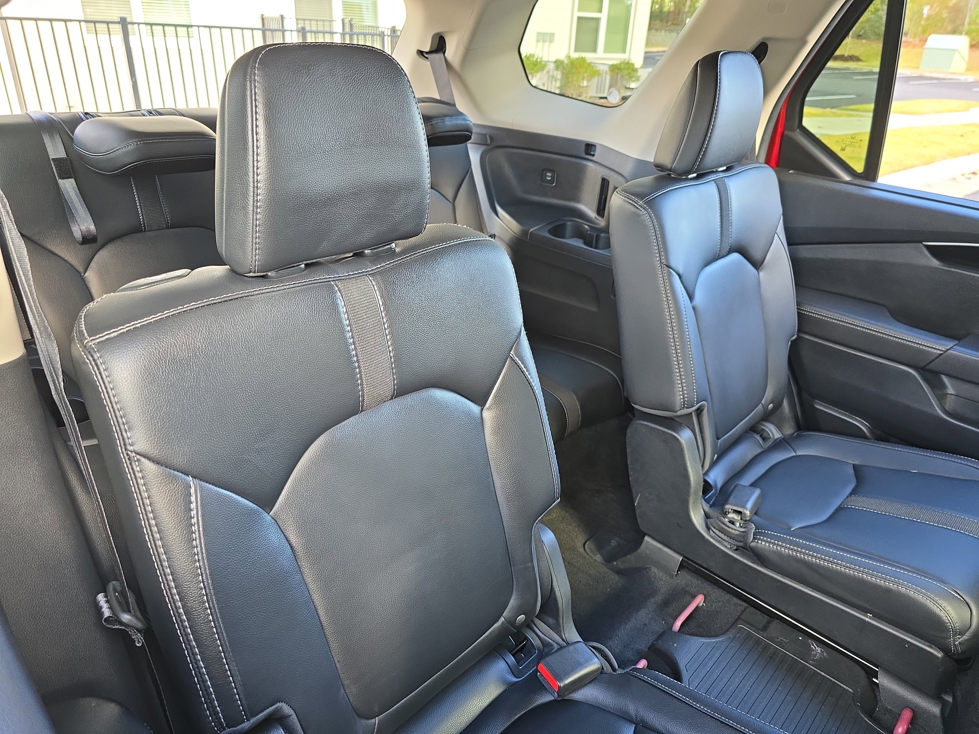 Used 2025 Honda Pilot EX-L image 12
