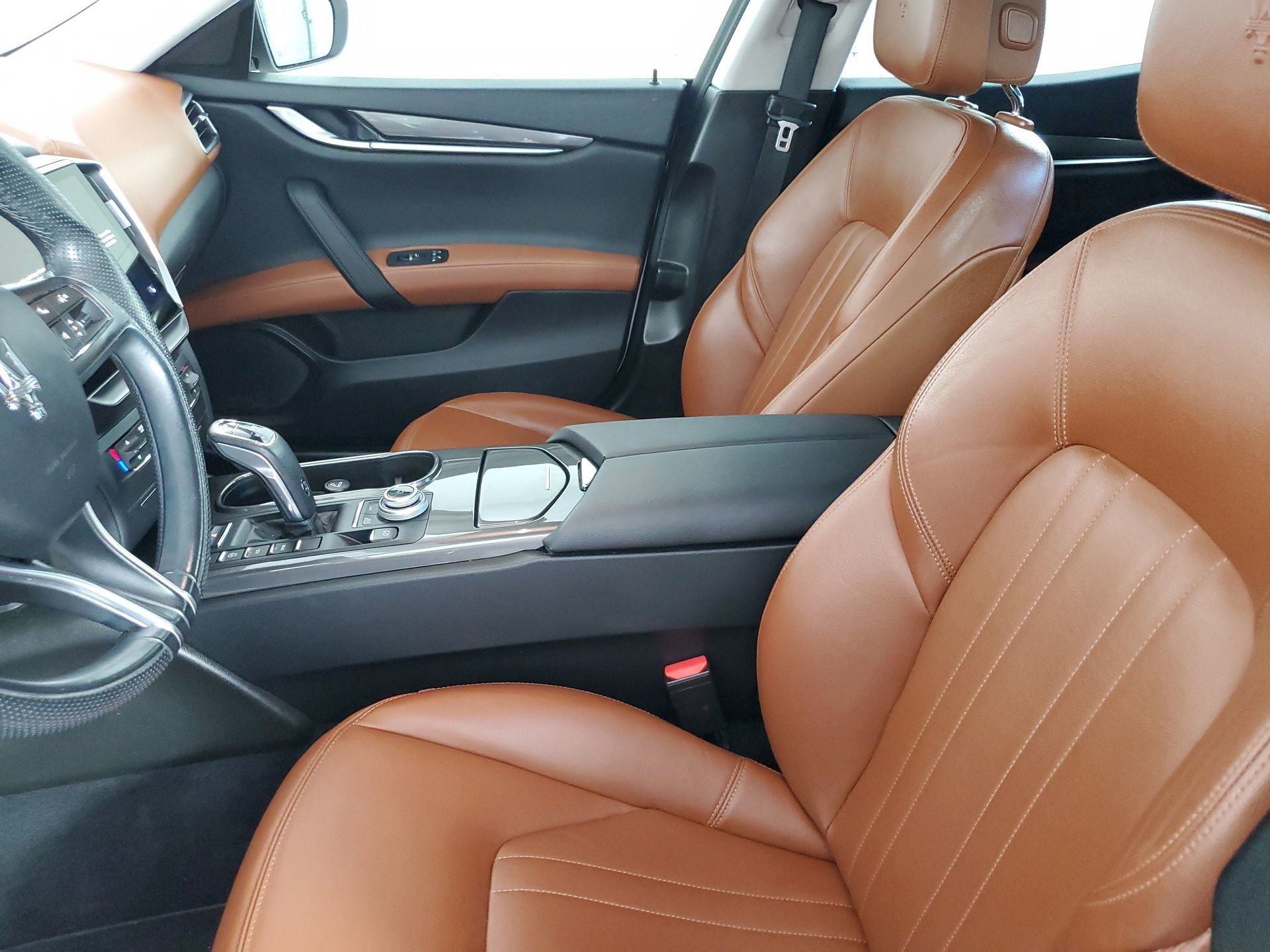 Used 2021 Maserati Ghibli S image 26