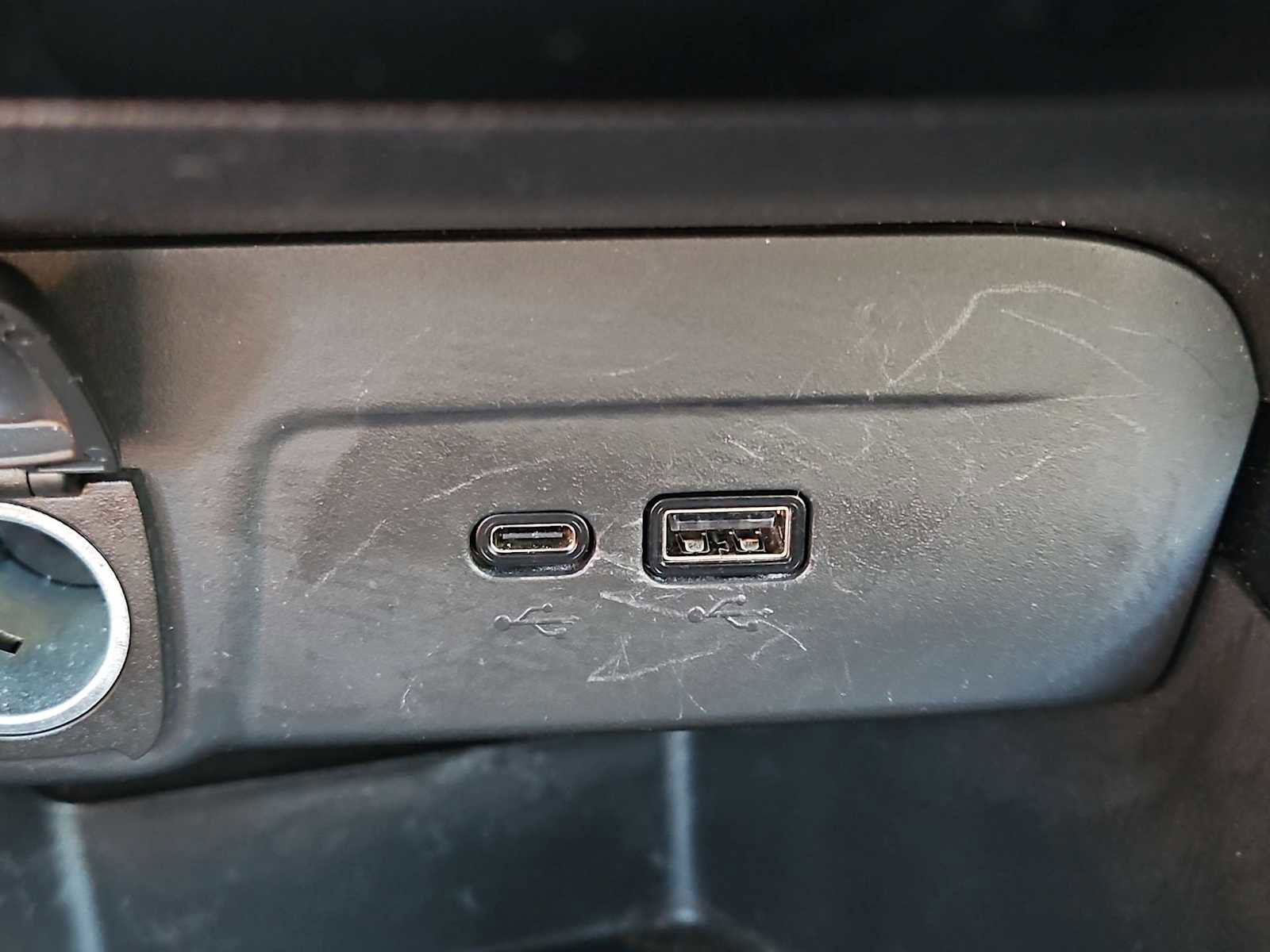 Certified 2024 Chevrolet Trax RS image 31