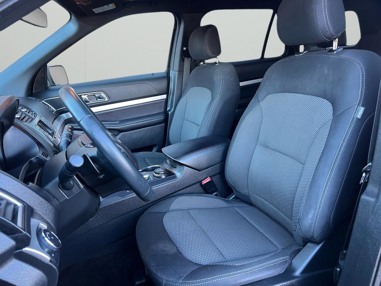 Used 2017 Ford Explorer XLT AWD/4WD image 33