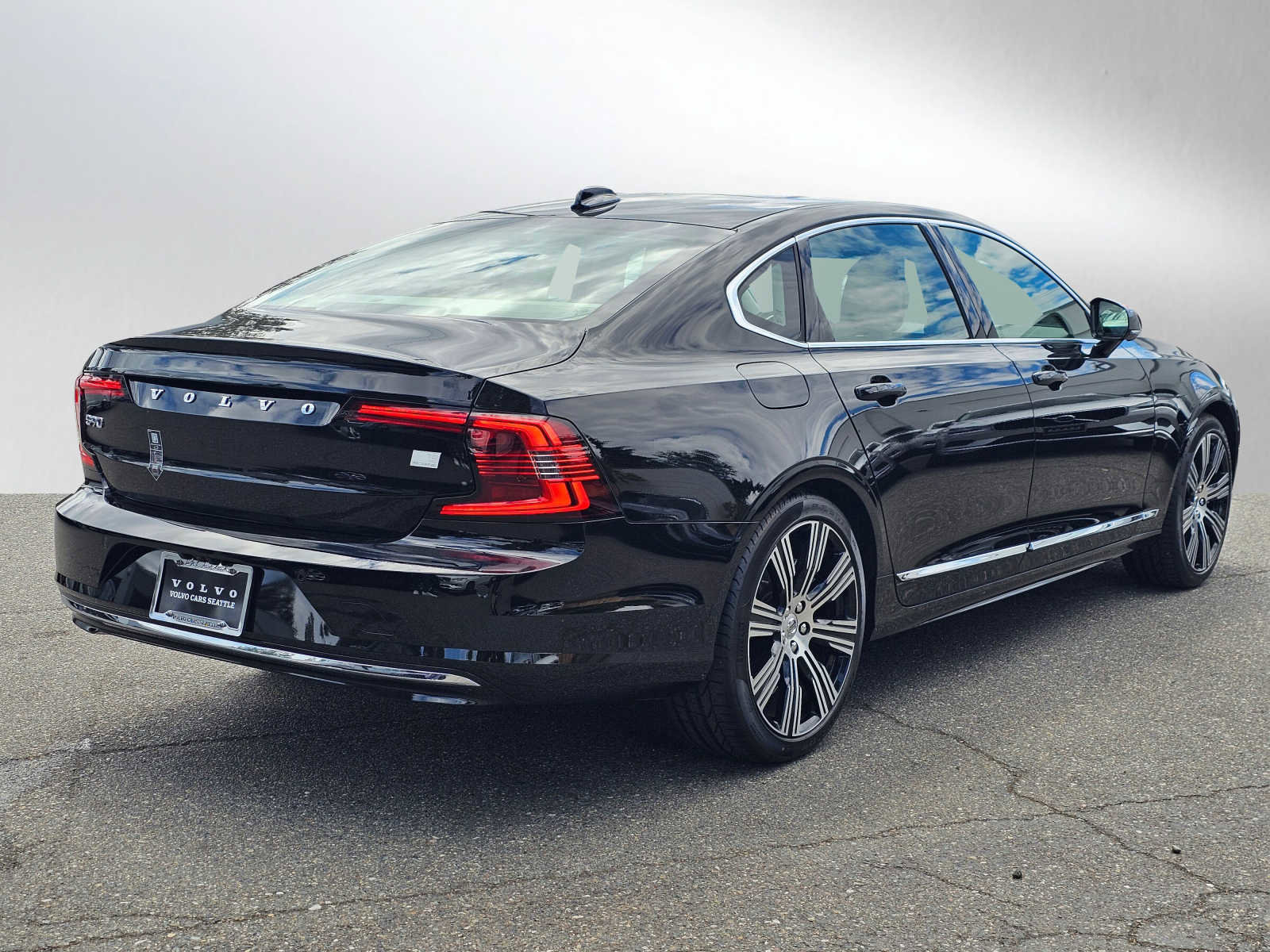 Used 2024 Volvo S90 T8 Ultimate image 7