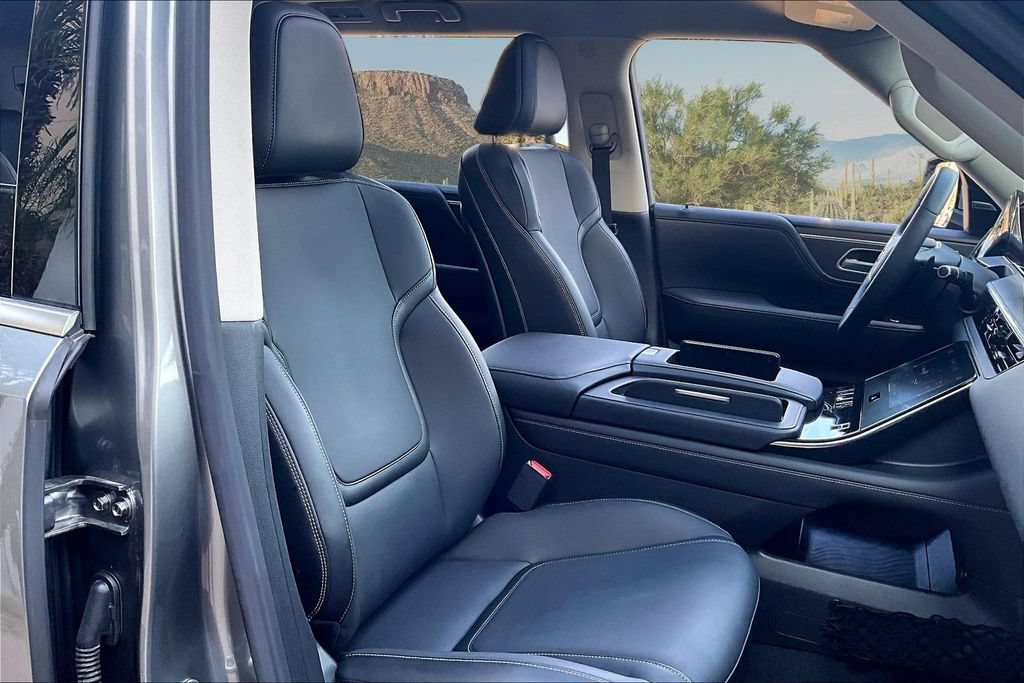 Used 2026 INFINITI QX80 Pure w/ Cargo Package AWD/4WD image 7