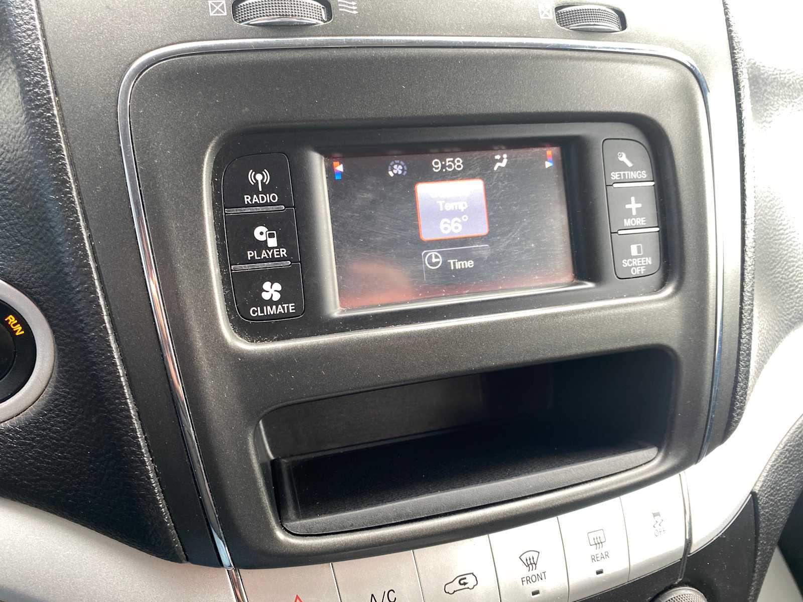 Used 2018 Dodge Journey SE FWD image 20