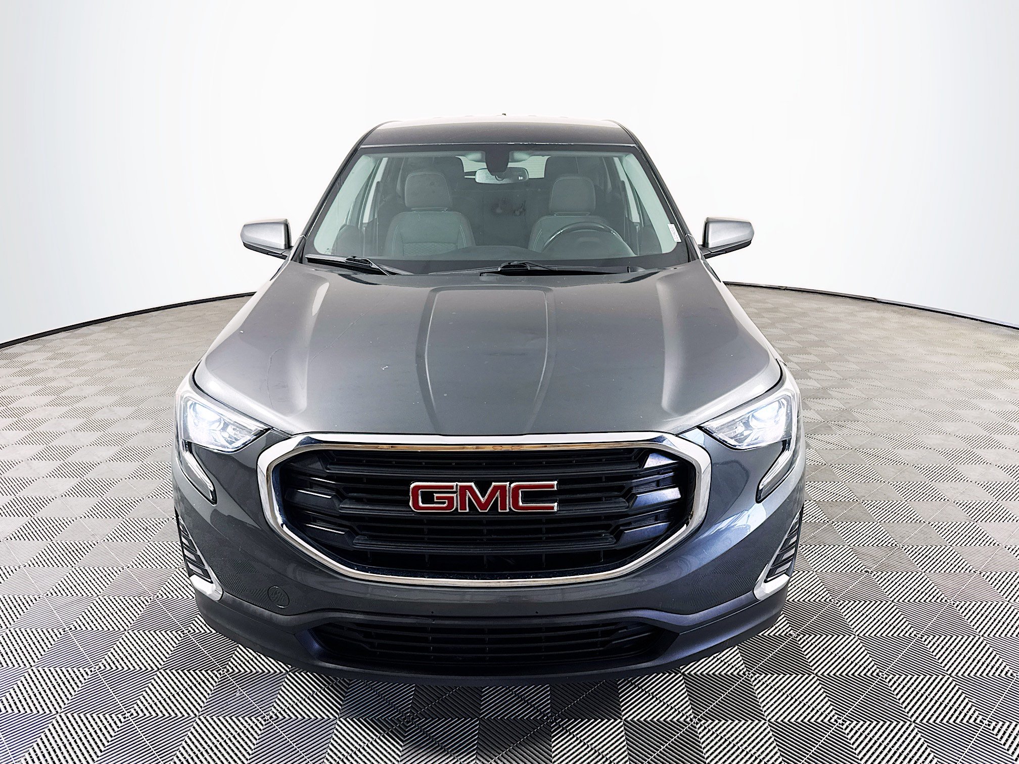 Used 2019 GMC Terrain SLE FWD image 2